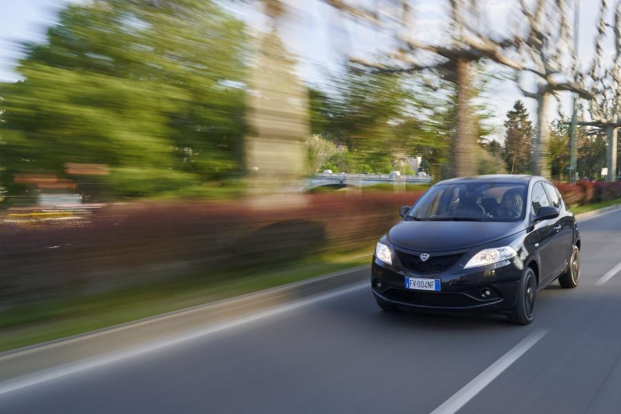  Lancia Ypsilon Black and Noir (846) 2019 года  (фото 10 из 39)